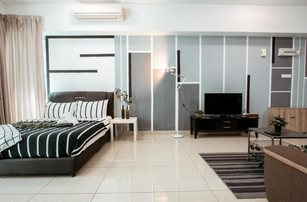 קואלה לומפור Regalia Residence The Sky Pool Suite מראה חיצוני תמונה