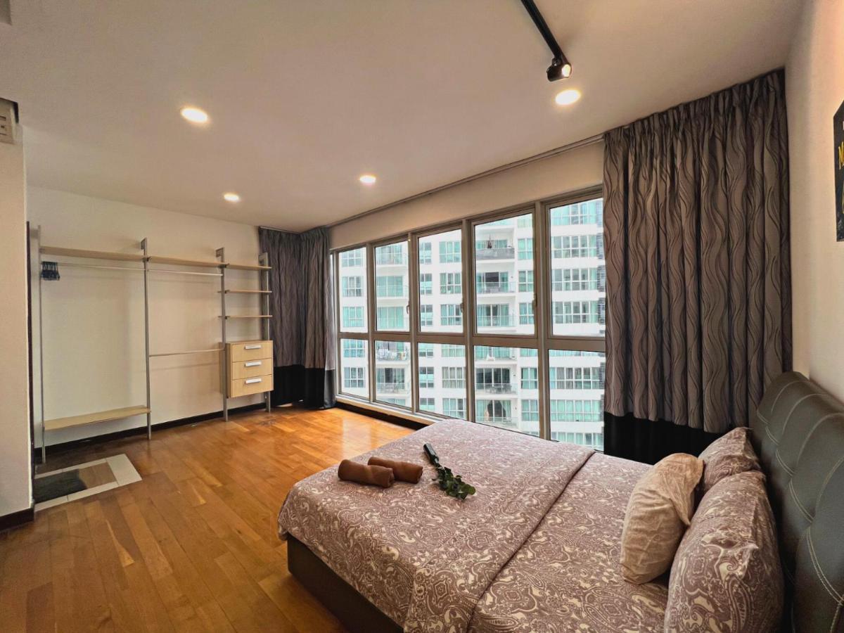 קואלה לומפור Regalia Residence The Sky Pool Suite מראה חיצוני תמונה