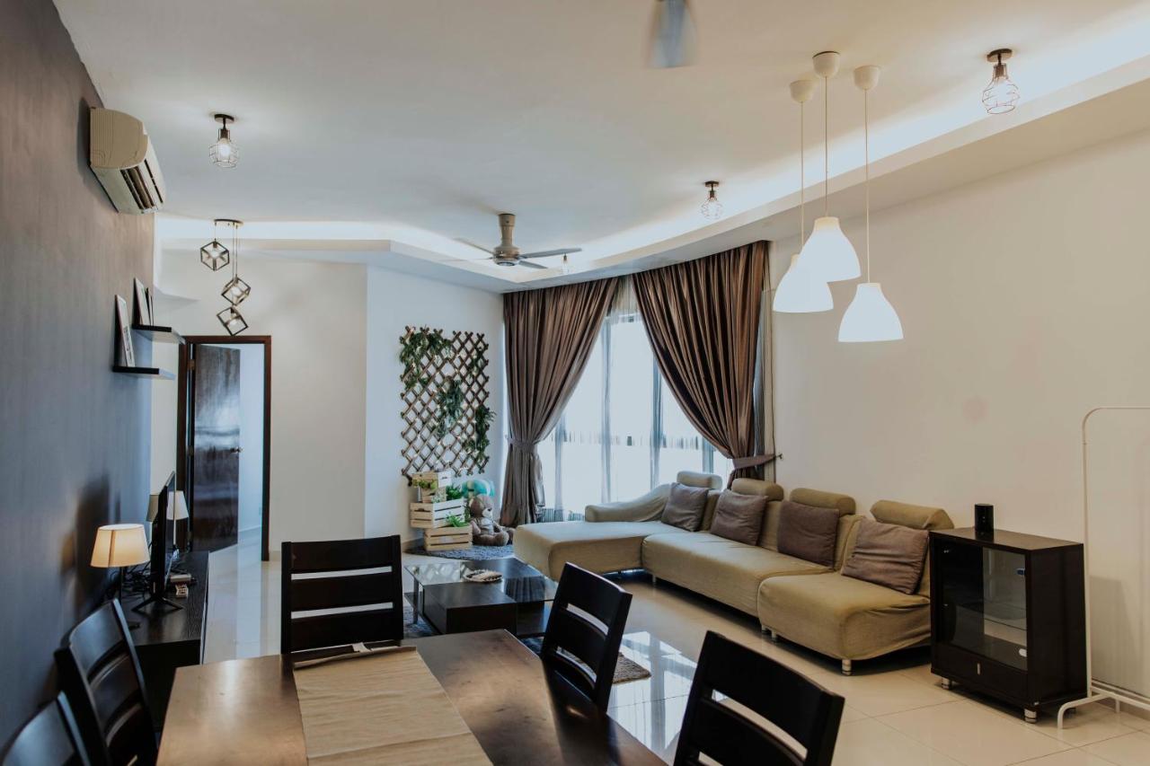 קואלה לומפור Regalia Residence The Sky Pool Suite מראה חיצוני תמונה